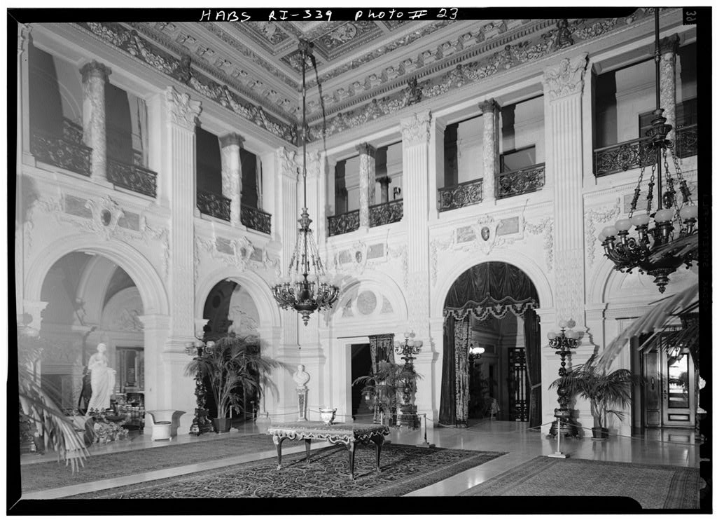 Old photo of the Grand Hall from  http://www.loc.gov/pictures/resource/hhh.ri0039.photos.144907p/